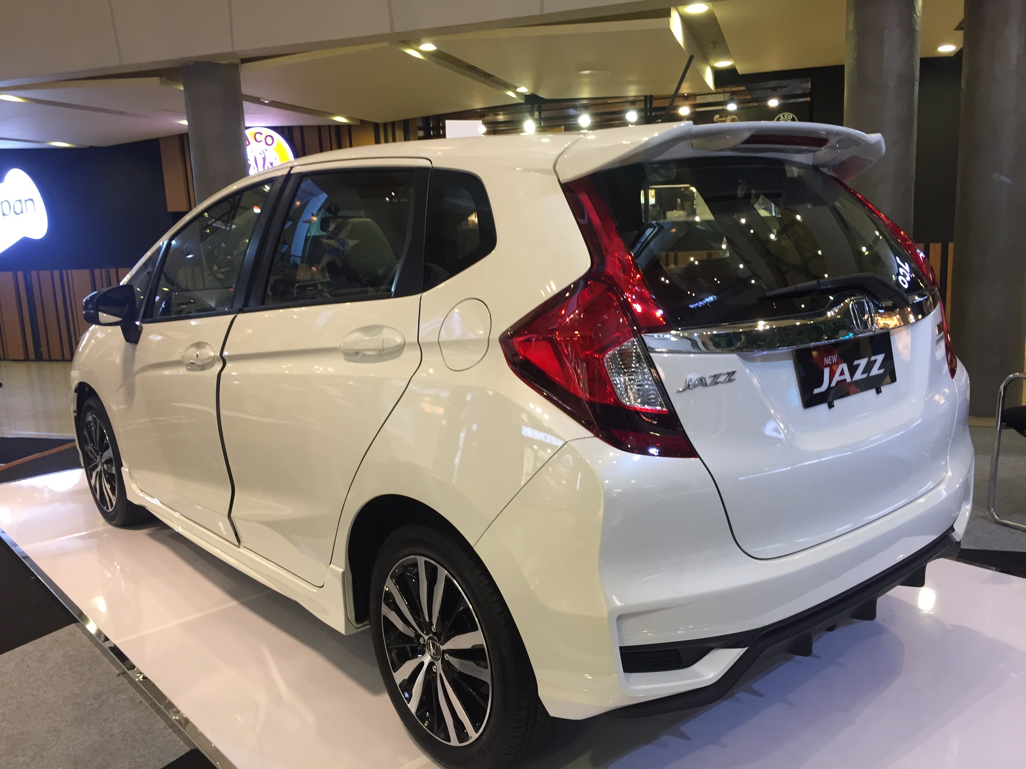 Harga Mobil Honda JAZZ Denpasar Bali Honda Jazz MMC 2017 Tunai Atau